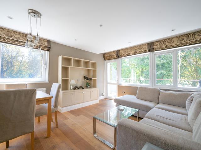 2 Bedrooms Flat for Rent in Fitzhugh Grove | Foxtons