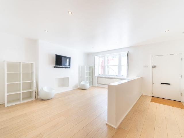 2 Bedrooms Flat for Rent in Kensington Garden Square | Foxtons