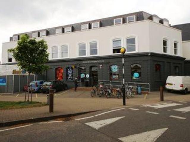 2 Bedrooms Flat for rent in Kings Road, Kingston Upon Thames KT2