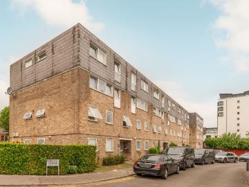2 Bedrooms Flat for Rent in Kintyre Close | Foxtons