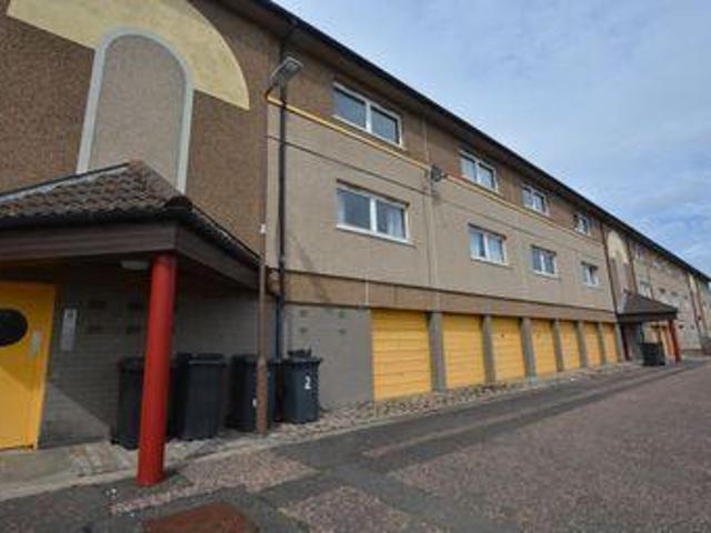 2 Bedrooms Flat for rent in Hobart Street, Livingston EH54