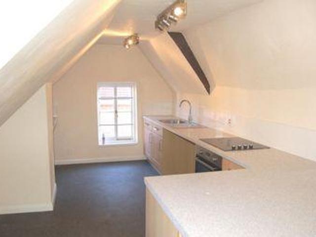 2 Bedrooms Flat for rent in High Street, Tenterden, Kent TN30