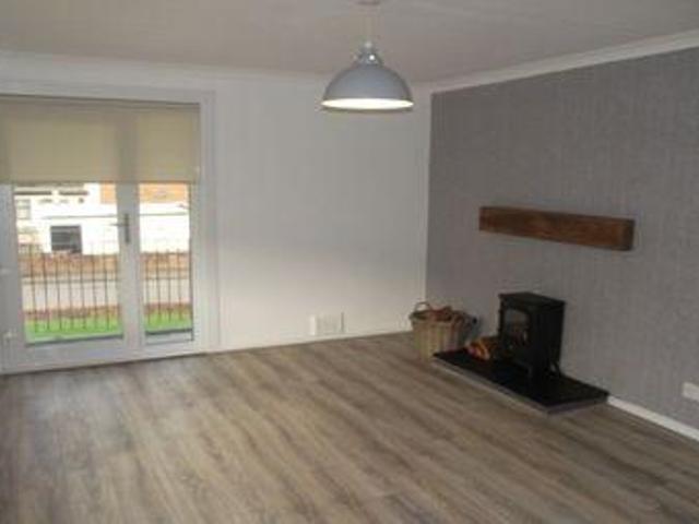 2 Bedrooms Flat for rent in Highfield Road, Ayr KA7