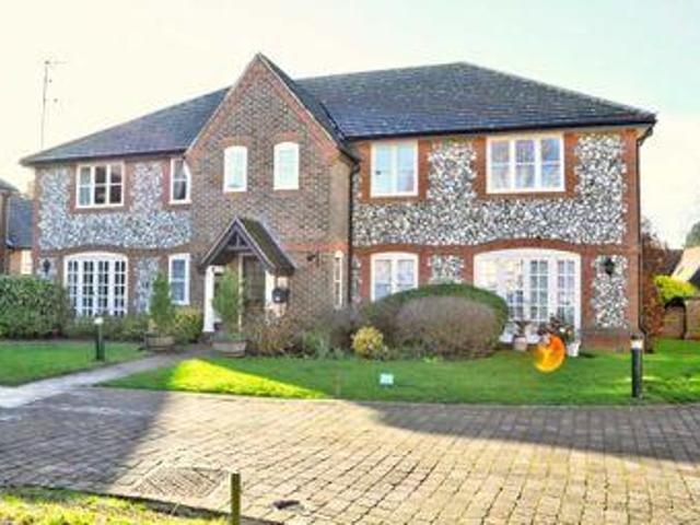 2 Bedrooms Flat for rent in Hill Farm Court, Chinnor OX39