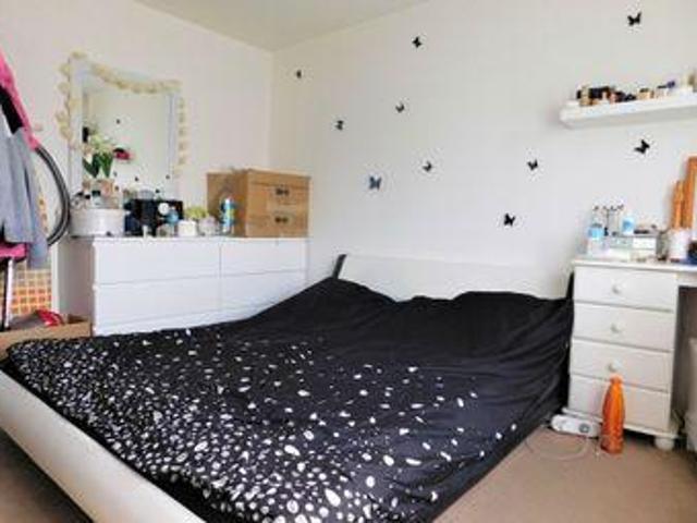 2 Bedrooms Flat for rent in Irving Avenue, Northolt, Middlesex UB5