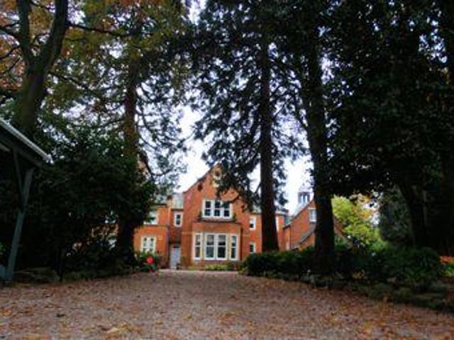 2 Bedrooms Flat for rent in Olton Court, 89 St Bernards Road B92
