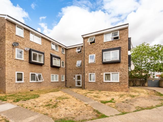 2 Bedrooms Flat for Rent in Old Park Mews, Hounslow, TW5 0DQ | Foxtons