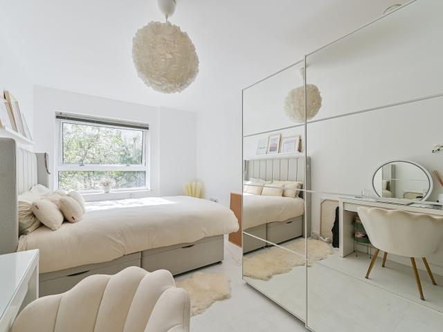 2 Bedrooms Flat for Rent in Orchid Lodge | Foxtons