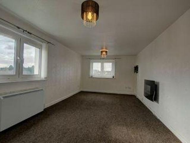 2 Bedrooms Flat for rent in Lomond Court, West Bridgend, Dumbarton G82