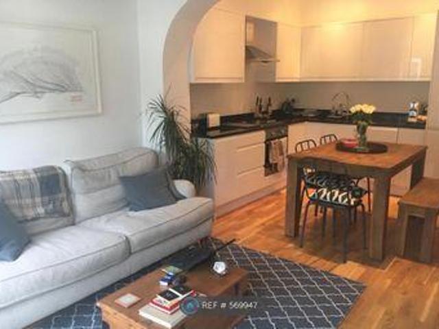 2 Bedrooms Flat for rent in London, London SW4