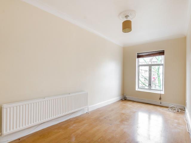 2 Bedrooms Flat for Rent in Lordship Lane | Foxtons