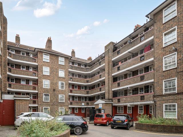 2 Bedrooms Flat for Rent in Lewes House | Foxtons