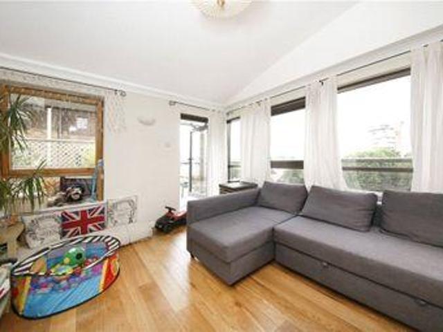 2 Bedrooms Flat for rent in Meridian Place, Canary Wharf, London E14