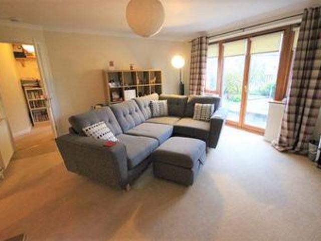 2 Bedrooms Flat for rent in Mitchell Knowe, Biggar ML12