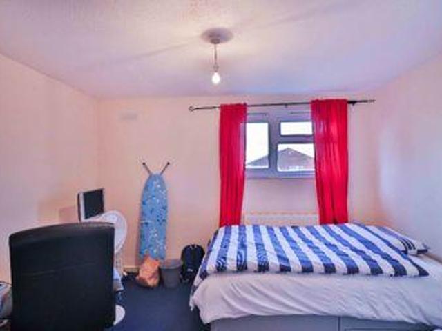 2 Bedrooms Flat for rent in Northolt, Middlesex UB5