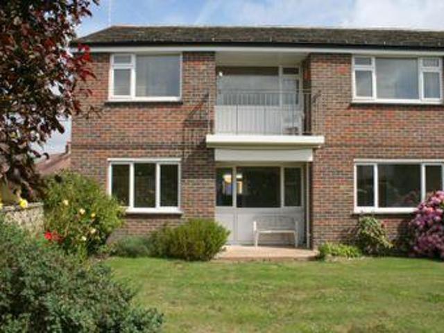 2 Bedrooms Flat for rent in Seaview Road, East Preston, West Sussex BN16