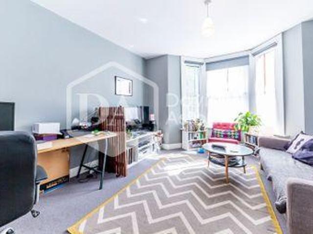 2 Bedrooms Flat for rent in Shaftesbury Road, Archway, London N19