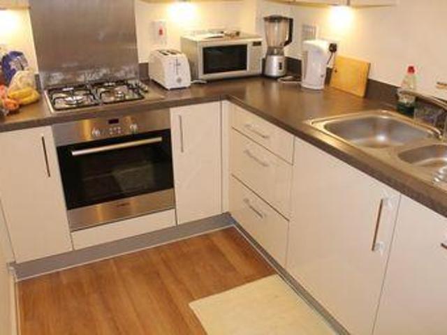 2 Bedrooms Flat for rent in Skerne Road, Kingston Upon Thames KT2