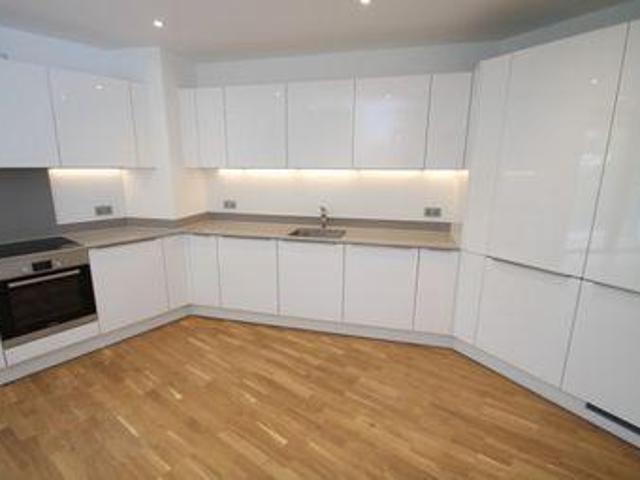 2 Bedrooms Flat for rent in St. Marks Square, Bromley BR2