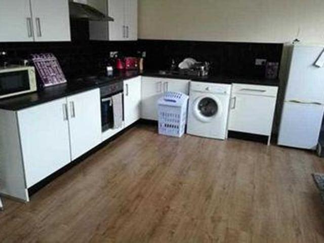 2 Bedrooms Flat for rent in Poulton Road, Poulton, Wallasey, Wirral CH44