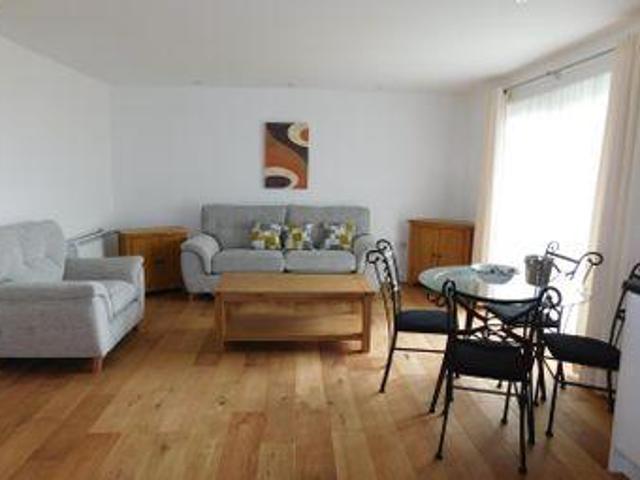 2 Bedrooms Flat for rent in Pentre Doc Y Gogledd, Llanelli SA15