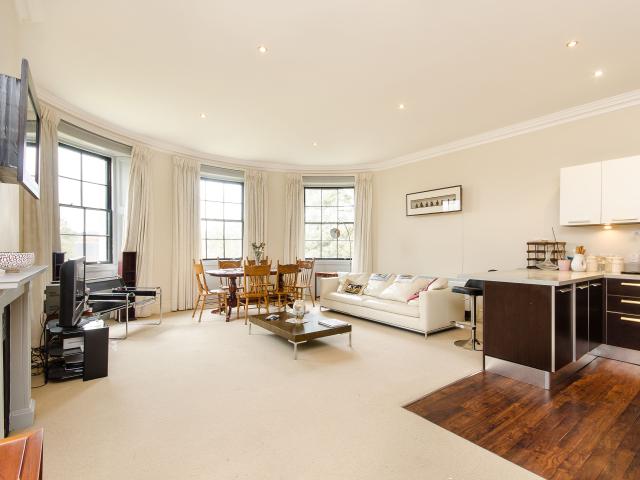 2 Bedrooms Flat for Rent in Pleasance Road | Foxtons