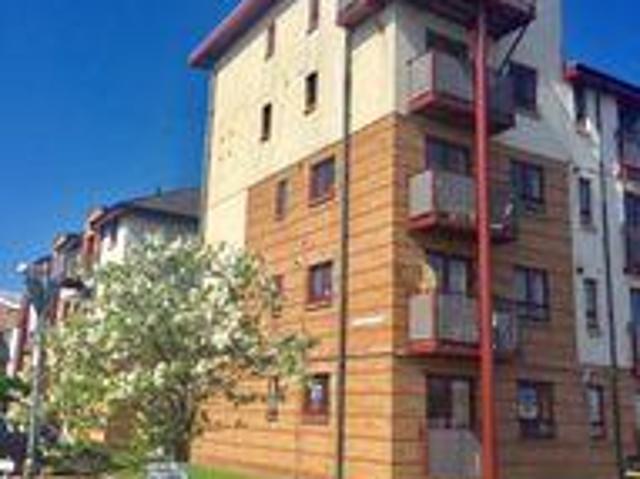 2 Bedrooms Flat for rent in Rowallan Court, South Beach Road, Ayr KA7