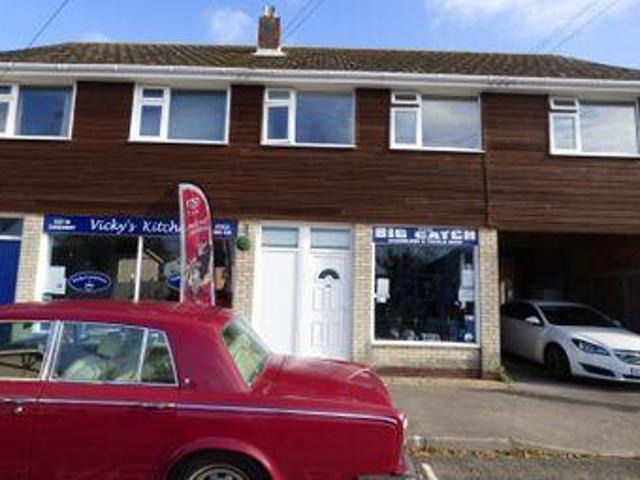 2 Bedrooms Flat for rent in Rope Walk, Littlehampton BN17