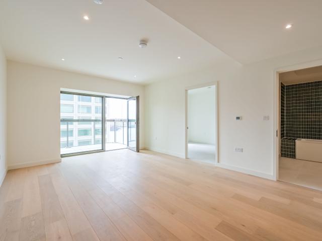 2 Bedrooms Flat for Rent in Riverscape Walk, E16 | Foxtons