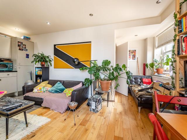 2 Bedrooms Flat for Rent in Rye Lane | Foxtons