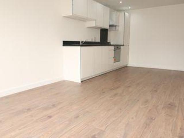 2 Bedrooms Flat for rent in Wote Street, Basingstoke RG21