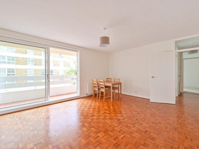 2 Bedrooms Flat for Rent in Warwick Drive | Foxtons