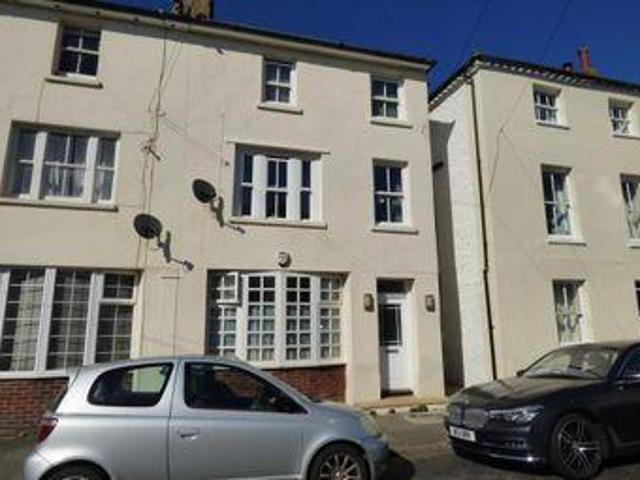 2 Bedrooms Flat for rent in Western Road, Littlehampton BN17