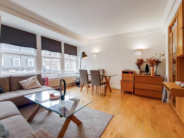 2 Bedrooms Flat for Rent in Whitehall | Foxtons