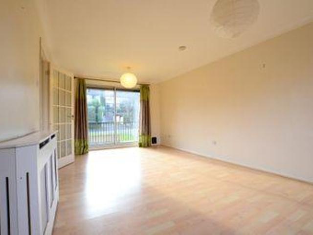 2 Bedrooms Flat for rent in Tollwood Park, Crowborough, East Sussex TN6