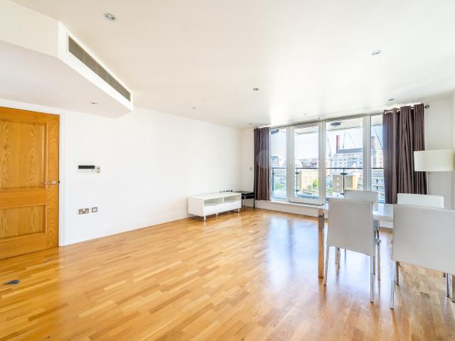 2 Bedrooms Flat for Rent in The Boulevard | Foxtons