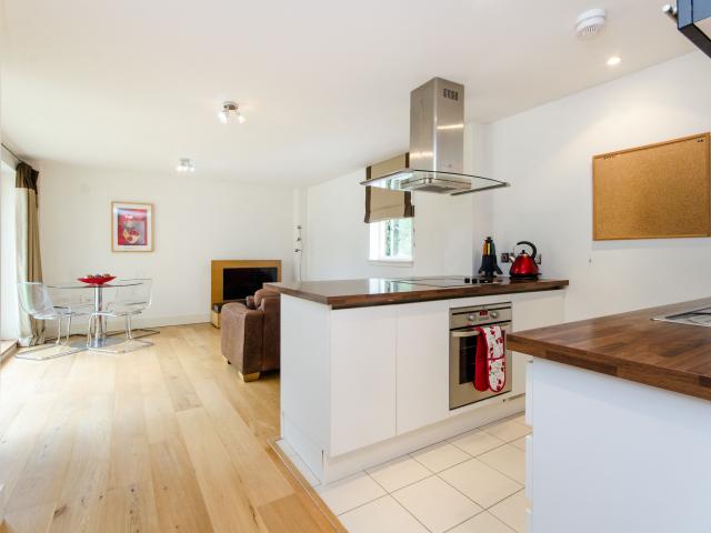 2 Bedrooms Flat for Rent in The Downs | Foxtons