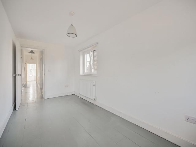 2 Bedrooms Flat for Rent in Upper Walthamstow Road, Walthamstow | Foxtons