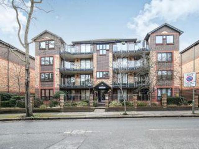 2 Bedrooms Flat for sale in 20 Blyth Road, Bromley BR1