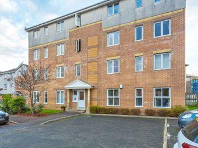 2 Bedrooms Flat for sale in 9K, Bobbins Gate, Paisley PA1