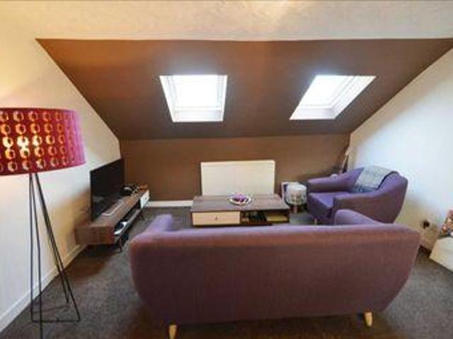 2 Bedrooms Flat for sale in Cadzow Street, Hamilton ML3