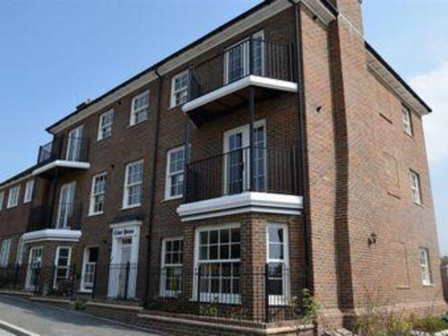 2 Bedrooms Flat for sale in Church View, Tenterden, Kent TN30