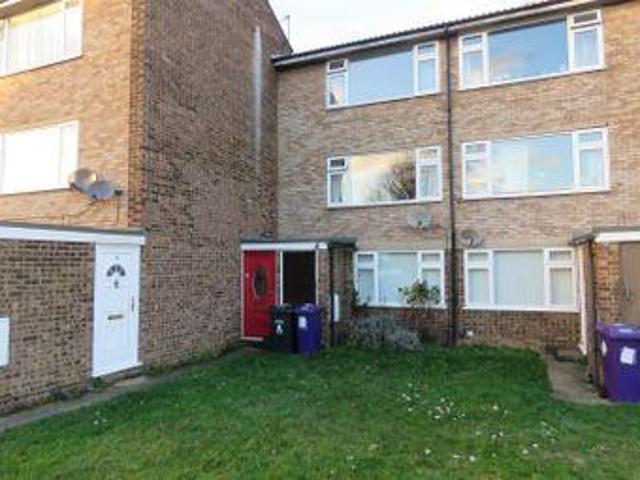 2 Bedrooms Flat for sale in Clark Road, Royston SG8