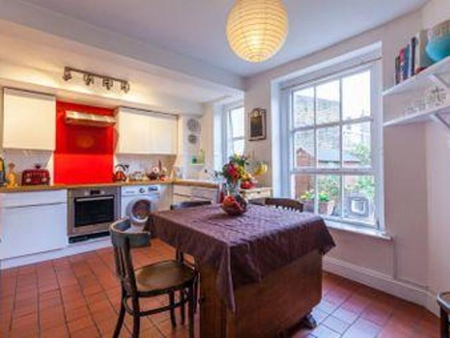 2 Bedrooms Flat for sale in Ainsley Street, Bethnal Green E2
