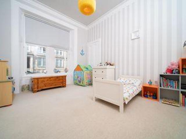 2 Bedrooms Flat for sale in Ardgowan Street, Greenock Inverclyde PA16