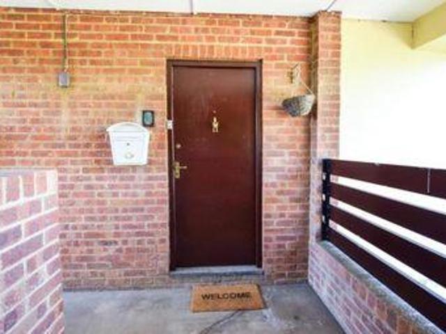 2 Bedrooms Flat for sale in Arnold Court, 7 9 Milton Road, Aylesbury HP21