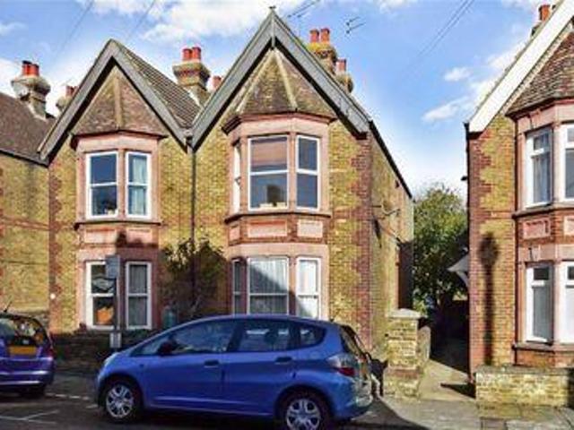 2 Bedrooms Flat for sale in Beverley Road, Canterbury, Kent CT2