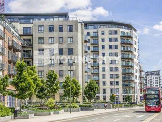 2 Bedrooms Flat for sale in Beaufort Square, Colindale, London, UK NW9
