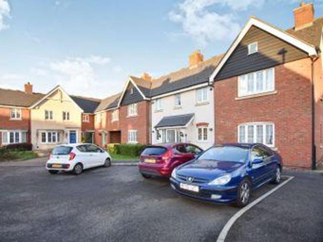 2 Bedrooms Flat for sale in Bellfield Close, Witham CM8