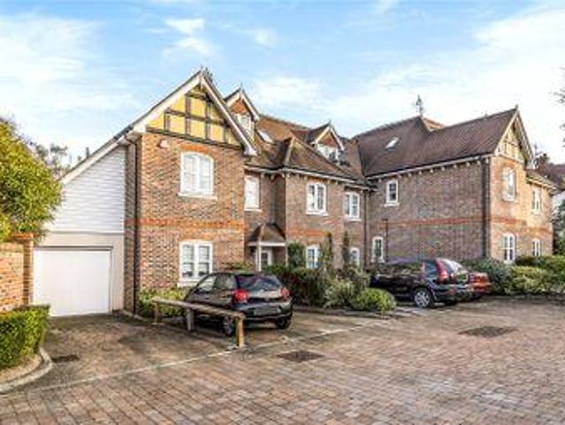2 Bedrooms Flat for sale in Bennetts Field, Bushey WD23